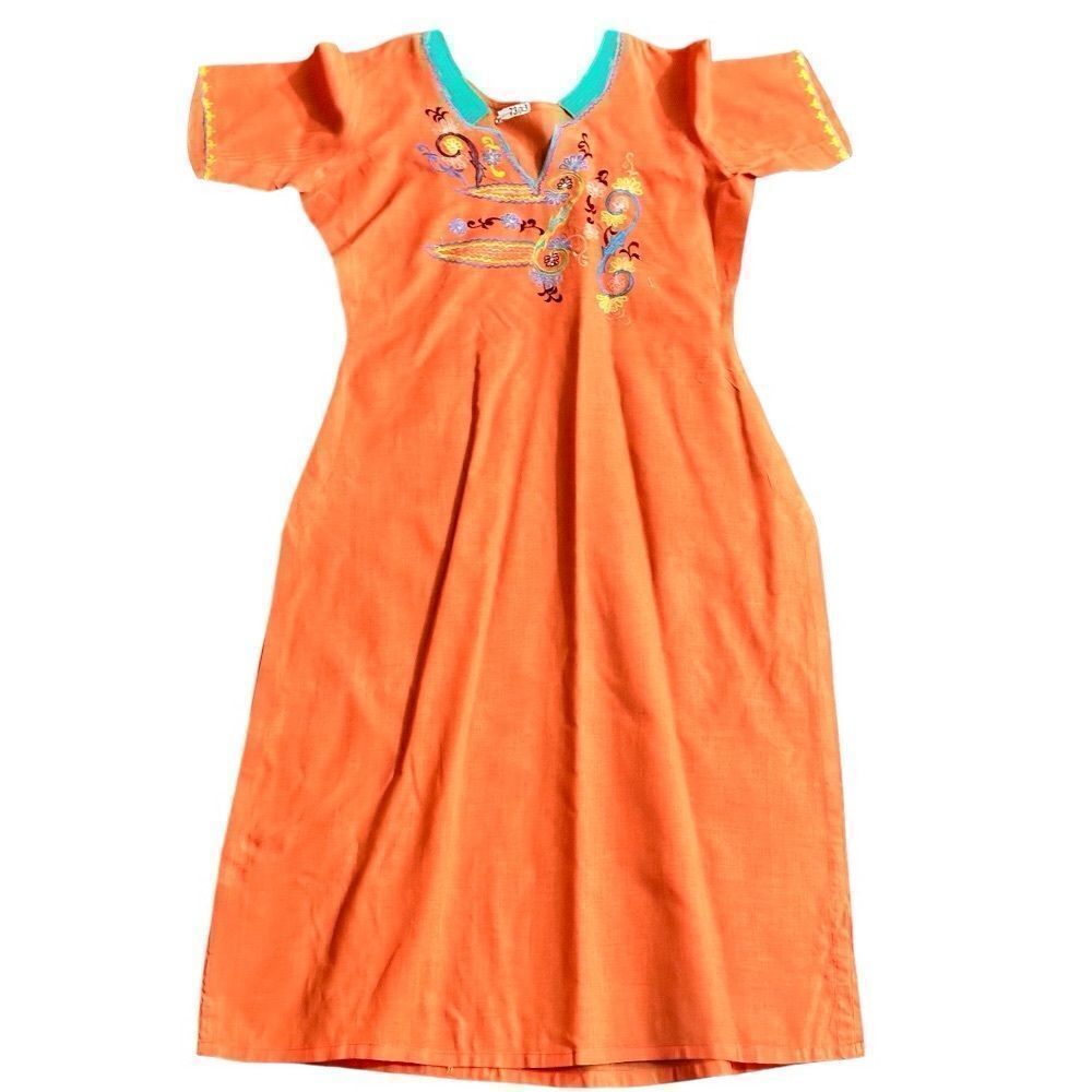 Ethnic Indian Wear Women’s Cotton Embroidered Half Sleeves Tunic in Size Medium